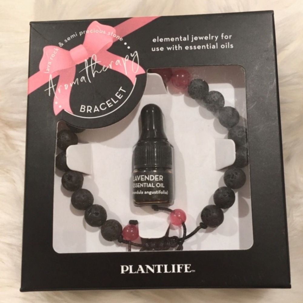J14-New in Box Black & Pink Lavender Scented Aromatherapy Bracel…